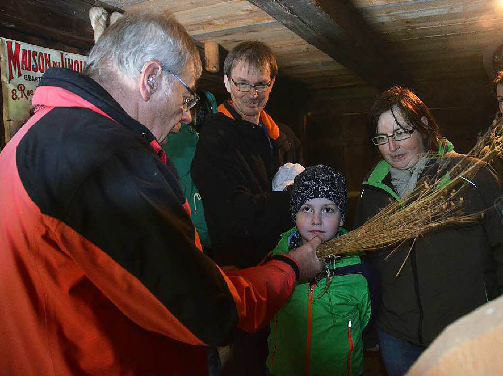 Max Steurenthaler erklrt das Flachsbrechen