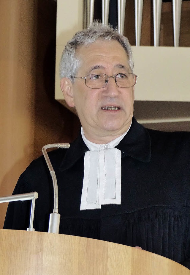 Pfarrer Michael Ott bei seinem Abschiedsgottesdienst zum Pfingsten.   | Foto: Dieter Fink