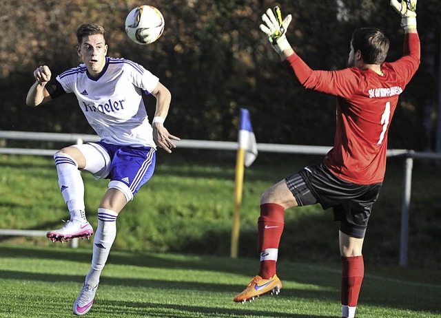 Der Endinger Fabian Spiegler (links) s...n Punkt beim 3:3 gegen Rielasingen.     | Foto: Archivfoto: Keller