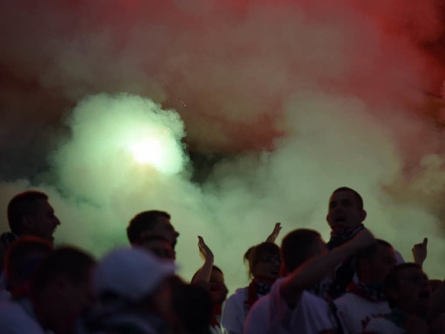 Symbolbild: Fuball und Pyrotechnik &#...ierungen muss das kein Gegensatz sein.  | Foto: mgillert / Fotolia.com