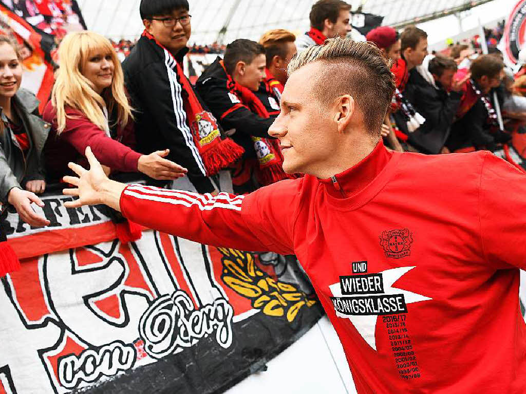 Dazu steht Bernd Leno vom Champions-League-Teilnehmer Bayer Leverkusen im Aufgebot.