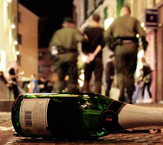Den Alkoholkonsum auf der Strae sollen Gemeinden knftig eindmmen knnen.   | Foto: dpa