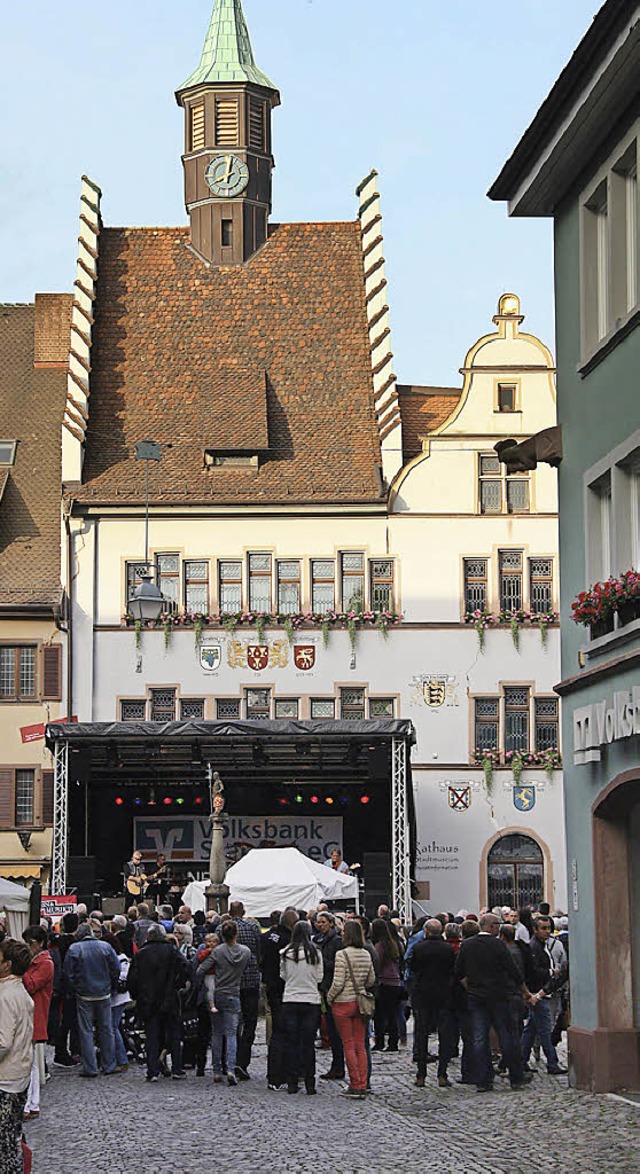 Wein und Musik in der Altstadt: Staufen  | Foto: H.-J. Kugler