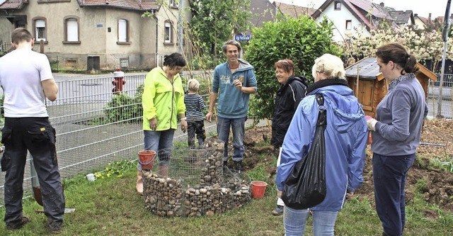 Eltern legten  Hand an bei der Auenan...Bedrfnissen der Kinder gerecht wird.   | Foto: Werner Schnabl