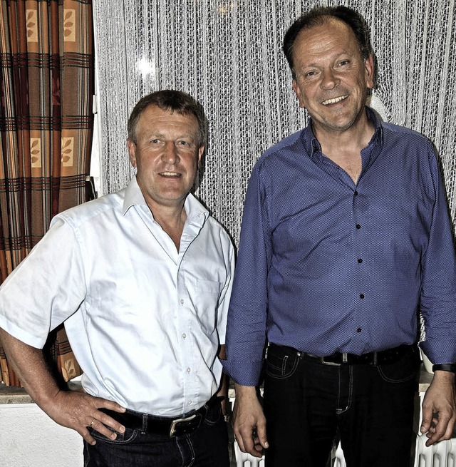 Reinhard Schmitt (rechts) bleibt fr w... Schneider (links) einstimmig gewhlt.  | Foto: Dietmar Noeske
