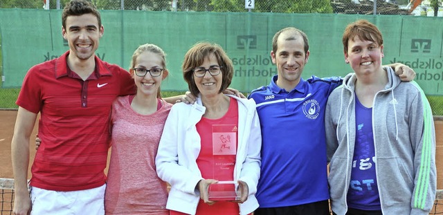 Siegerehrung (von links): Die Gewinner...ierten Andy Apruzzese und Linda Geng.   | Foto: Mahler