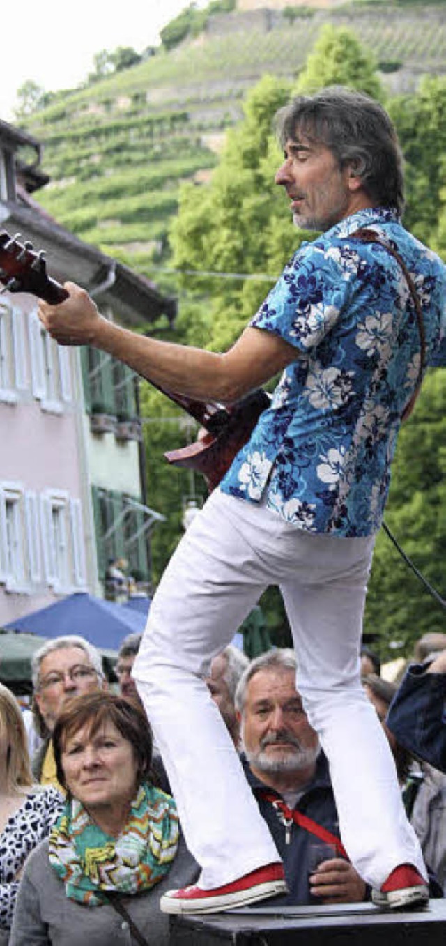 Festivalimpression aus dem vergangenen...: Gitarrensound vor Staufener Kulisse   | Foto: ArchivFoto: Kugler