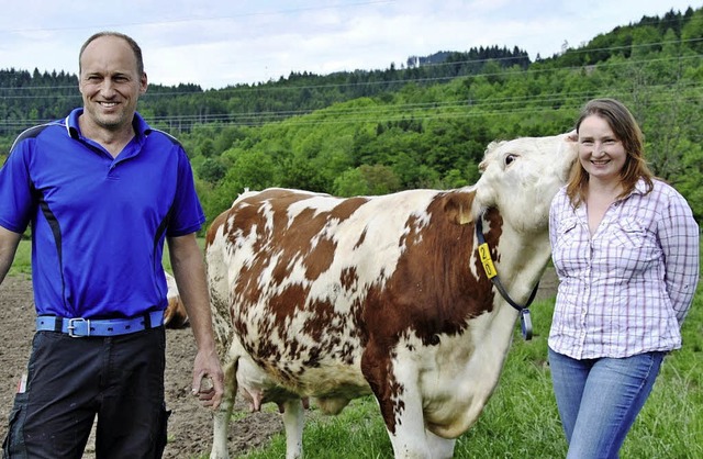 Zufrieden blicken Rolf und Christina W...wirtschaftlichen Betrieb zu schaffen.   | Foto: Ralph Fautz