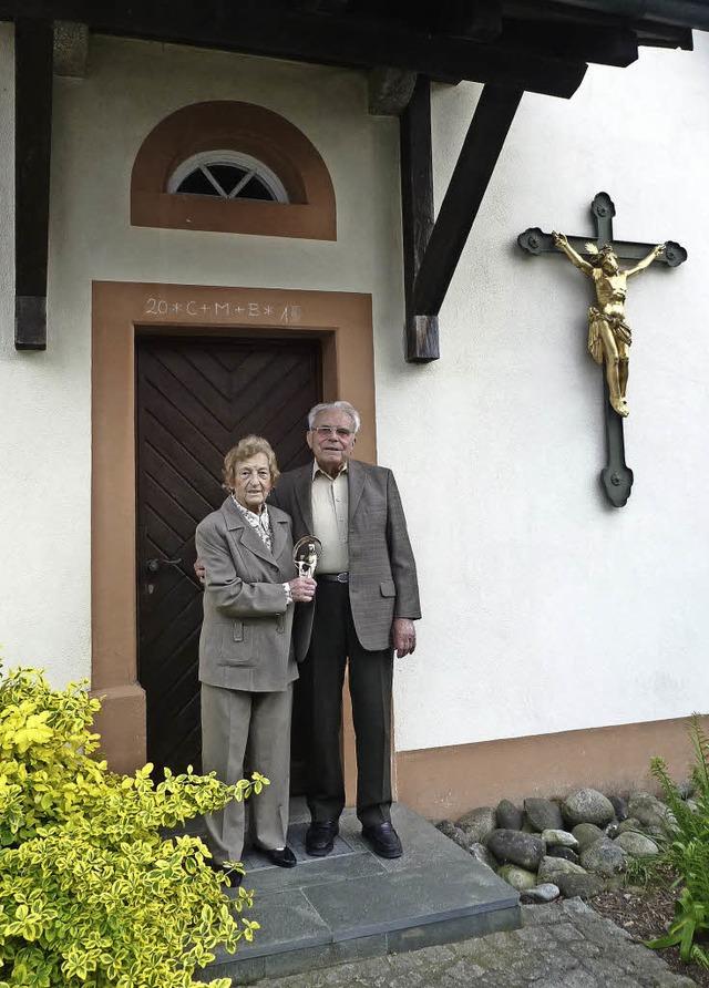 Klara und Erich Meyer vor &#8222;ihrer&#8220; Marienkapelle   | Foto: Peter Meister