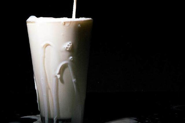 Kunden stimmen ab: Soll Billigmilch aus den Regalen fliegen?