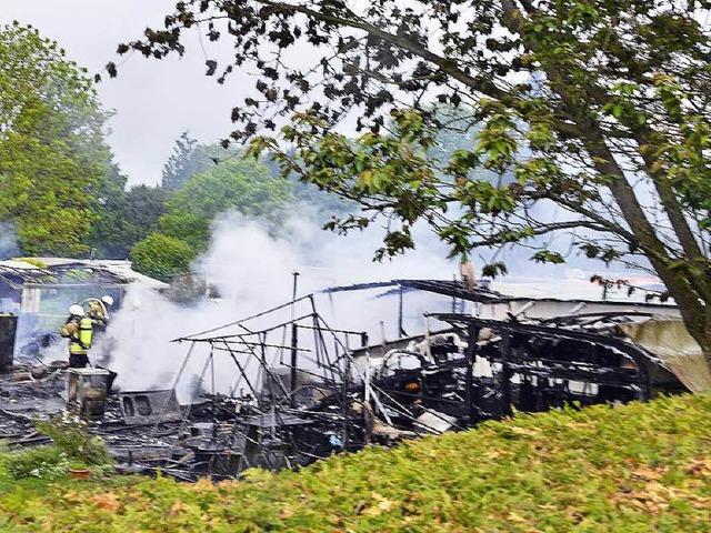 Von sieben Wohnwagen auf dem Campingpl...nnland ist kaum etwas brig geblieben.  | Foto: Michael Bamberger