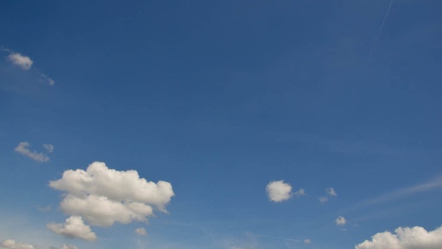 Der Farbe blau widmet sich die nchste...ie der Himmel gestern ber der Stadt.   | Foto: Jochen Fillisch