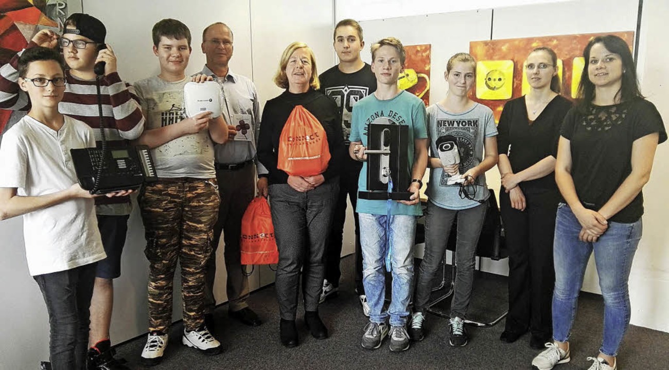 Einblick in die Berufswelt: AMP Kommun...ereck fr Jugendlichen vom Hochrhein.   | Foto: Connect