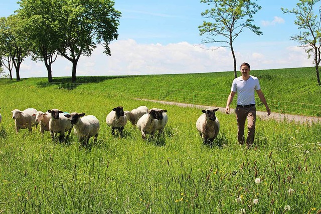 Oliver Schwab aus Aasen ist Schafhalte...r momentan noch viele offene Fragen.    | Foto: Jakober