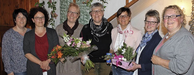 Ilona Schchtele, im Vorstand fr Vera...hnurr und  Sabine Wirth (von rechts).   | Foto: Mario Schneberg