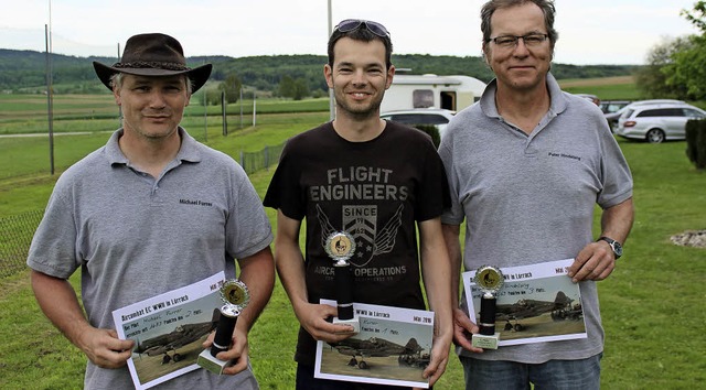 Beim Wettbewerb &#8222;Aircombat&#8220...rer, Stefan Kuner und Peter Hindelang.  | Foto: Antje Gessner