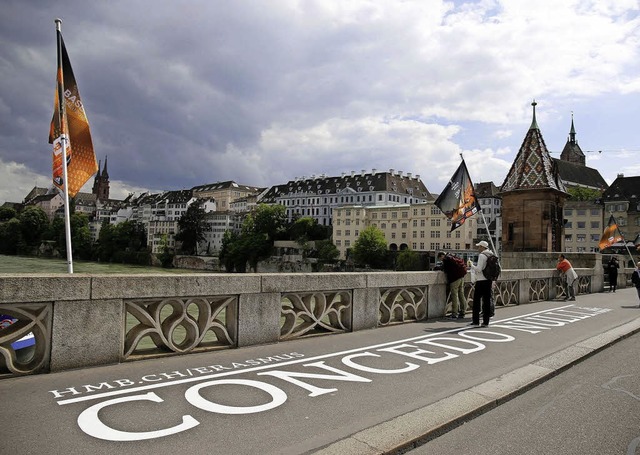 Es ist nicht zu bersehen: Basel erinnert an Erasmus.   | Foto: zvg