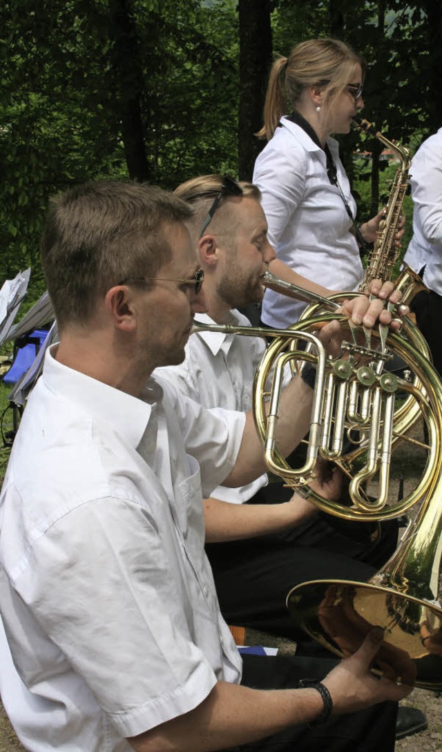 Der Musikverein Maulburg spielte beim ...ock auf der Friedenshhe frhlich auf.  | Foto: Lacher