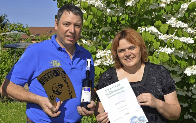 Jechtingen. Norbert und Bernadette Bc...n, die sie bei Mostbarkeiten erreicht.  | Foto: Roland Vitt