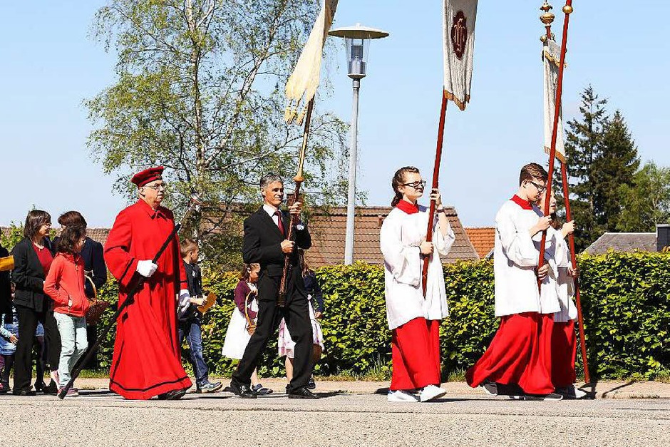 Prozession in St. Märgen (Foto: Heinrich Fehrenbach) Prozession in St. Märgen (Foto: Heinrich Fehrenbach)