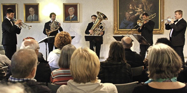 Satter Blechsound: Die Brass Quintett ...t besetzten Kornhalle in Endingen mit.  | Foto: Christiane Franz