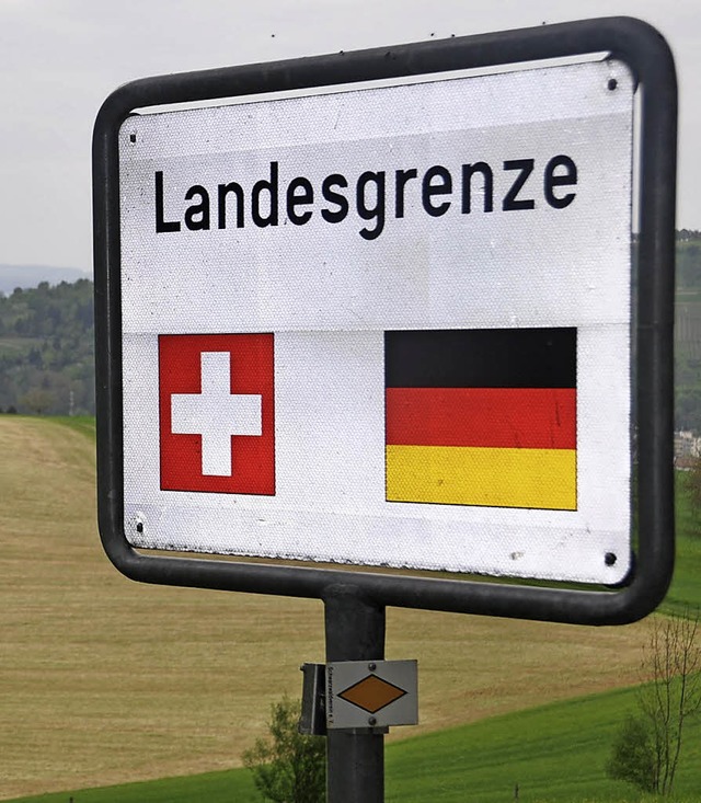 Rund 70000 Menschen  pendeln tglich  ...Weg zur Arbeit ber die Landesgrenze.   | Foto: Gramespacher