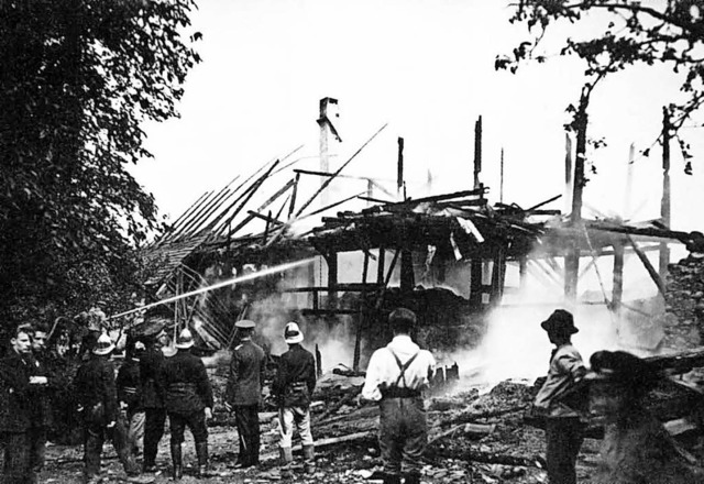Einsatz beim Brand des Kienzlehofs in ...irch vor 90 Jahren, am 20. Juli 1926.   | Foto: Festschrift von 1991/Sammlung Florian cker