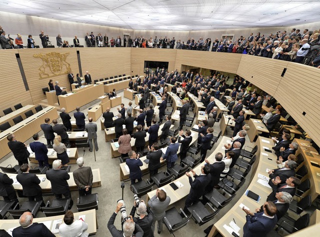 Der Landtag von Baden-Wrttemberg, in ...Ministerprsidenten  vereidigt wurde.   | Foto: dpa/rderer