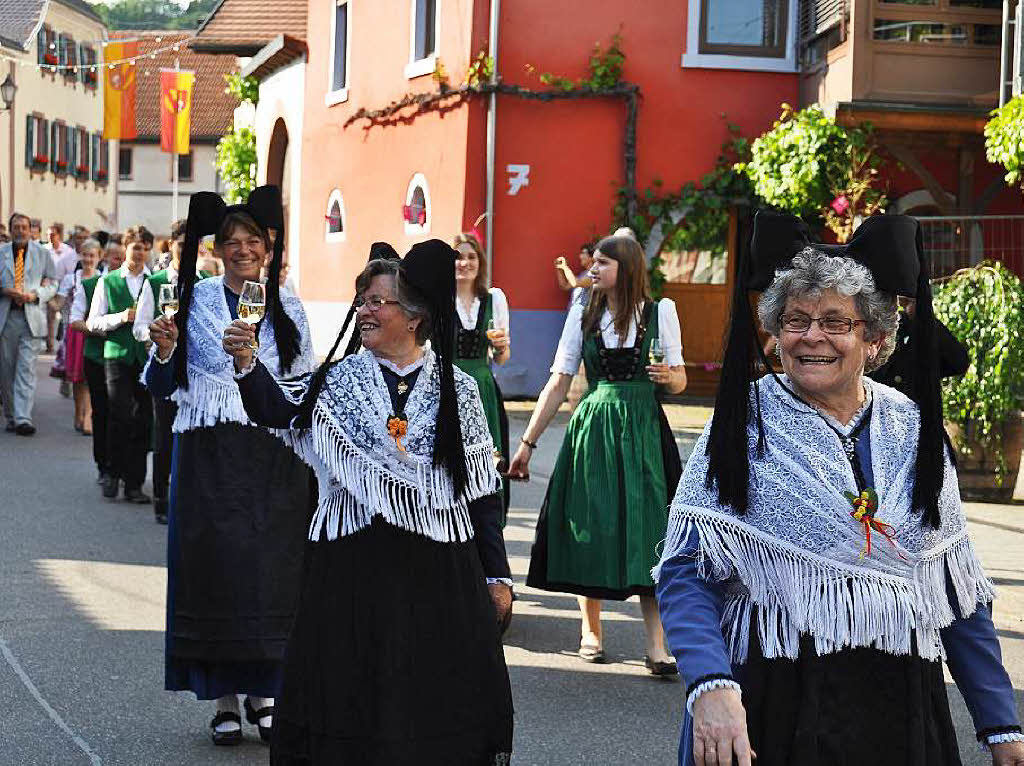 Mitglieder der Ihringer Trachtengruppe