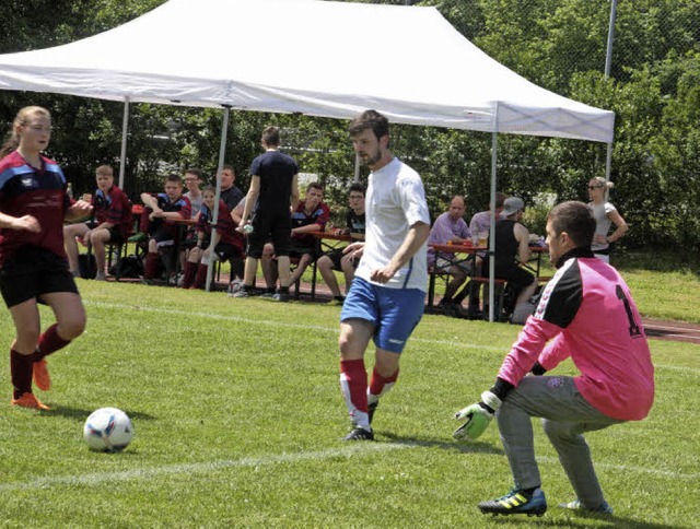 Egal ob Musikverein oder Narrenclique,...hpokal werden sie alle zu Fuballern.   | Foto: Jrn Kerckhoff