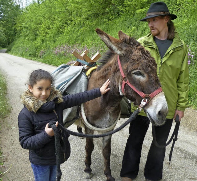 Eselwandern ist fr Nisrin (links) neu, fr Dirk Hollweg Alltag.   | Foto: Privat