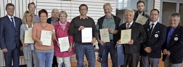 Neun Bad Krozinger waren zur Blutspend...hat bereits 100 Blutspenden geleistet.  | Foto: Nikola Vogt