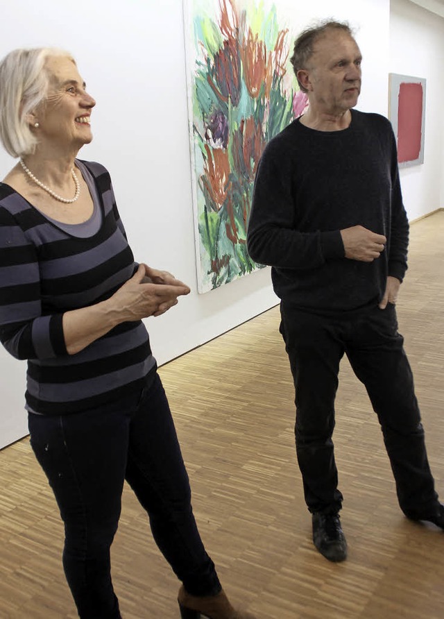 Gabi Streile und Werner Schmidt mit zwei typischen Werken  | Foto: Eri