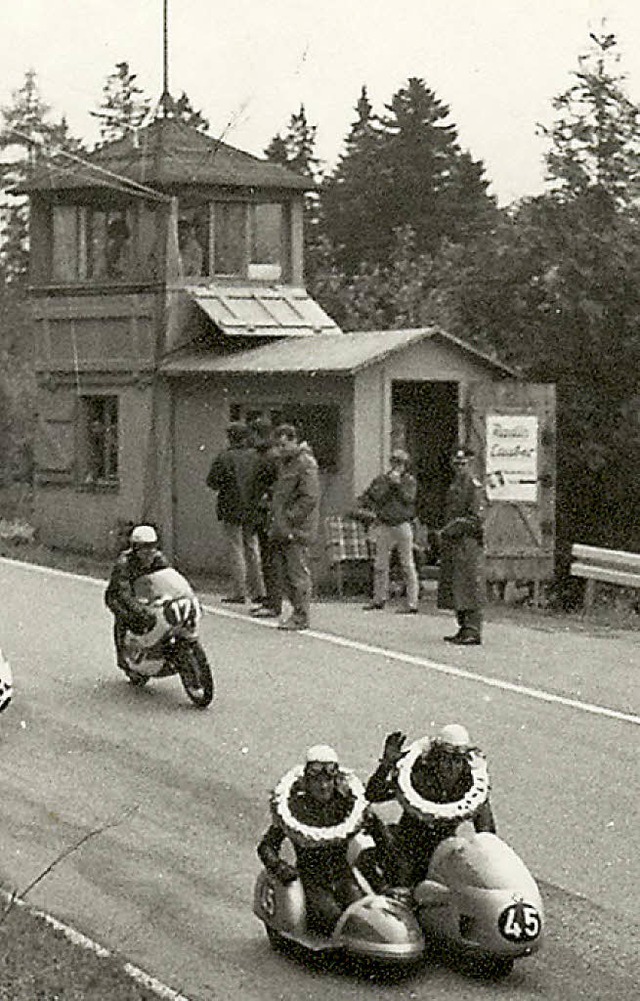 Der Turm 1970 mit den Siegern der Gesp... Peter Rutterford (Beifahrer) auf BMW   | Foto: privat