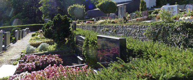 Der Zeller Friedhof verursacht wegen seiner  Hanglage besonders hohe  Kosten.   | Foto: Dirk Sattelberger