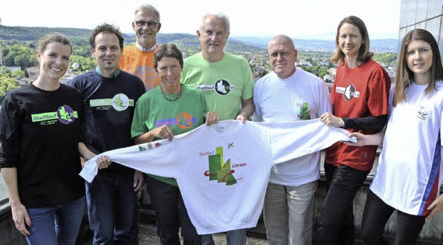 Organisatoren und Sponsoren in Stadtlauf-T-Shirts   | Foto: Barbara Ruda