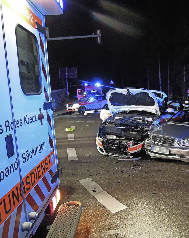 Vorsicht, Unfallgefahr! A-98-Abfahrt in Hauenstein   | Foto: Archivfoto: Feuerwehr