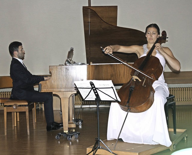 Auergewhnlicher musikalischer Hrgen...(Cello) und Boris Kusnezow (Klavier).   | Foto: Hildegard Karig