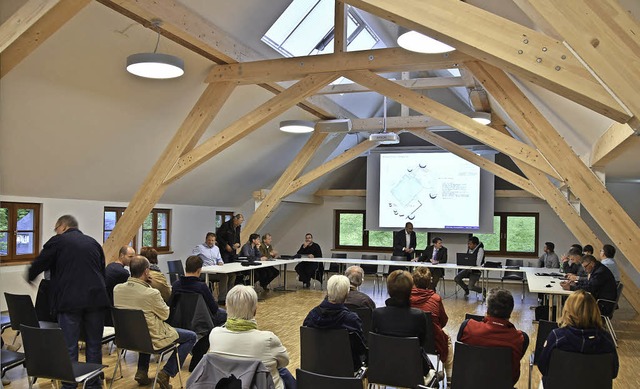 Premiere in Hofsgrund: erste Ratssitzung im Saal des neuen Brgerhauses   | Foto: Markus Donner