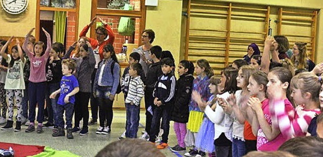 Elf Flchtlingskinder wurden  in der G...lern und  Lehrern herzlich empfangen.   | Foto: Sabine Mairhfer