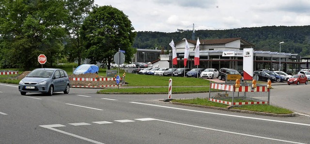 Ende Juni sollen die Arbeiten abgeschl...ein und die Ampel den Verkehr regeln.   | Foto: Heinz Vollmar