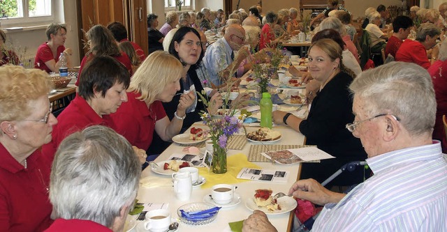 <BZ-FotoAnlauf><ZAM-BlindTextAus>Erdbe...altinger Diakonie- und Frauenvereins.   | Foto: Musolt