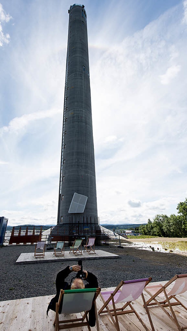Der Turm bietet phantastische Fotomotive &#8211; oben wie unten.  | Foto: dpa