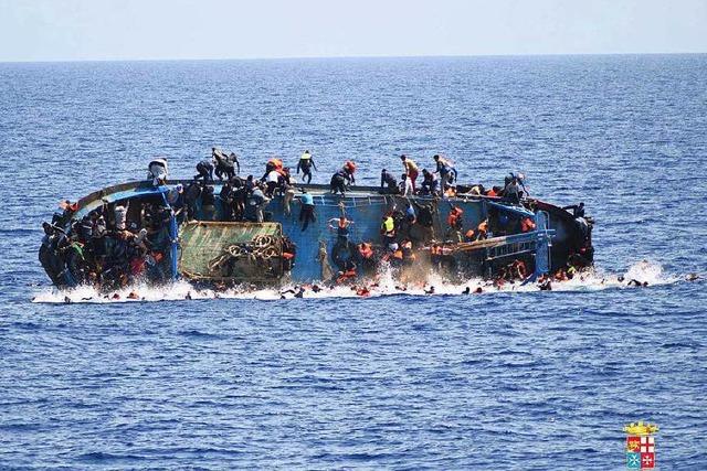 Boot mit offenbar mindestens 700 Flüchtlinge kentert vor Kreta