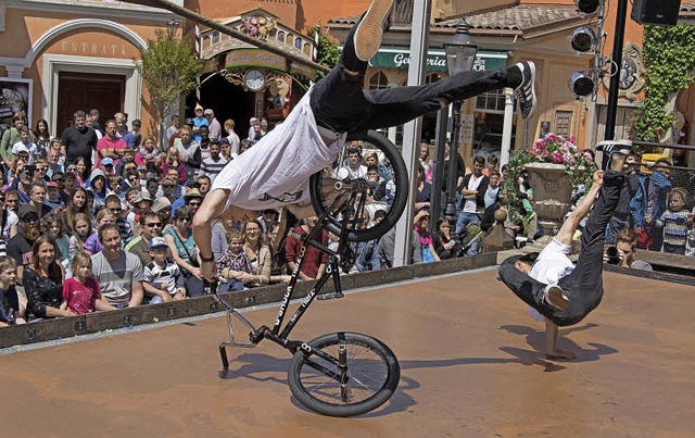 <BZ-FotoAnlauf>BreakMX-Show: </BZ-Foto...x aus BMX-Radfahrkunst und Breakdance   | Foto: Europa-Park