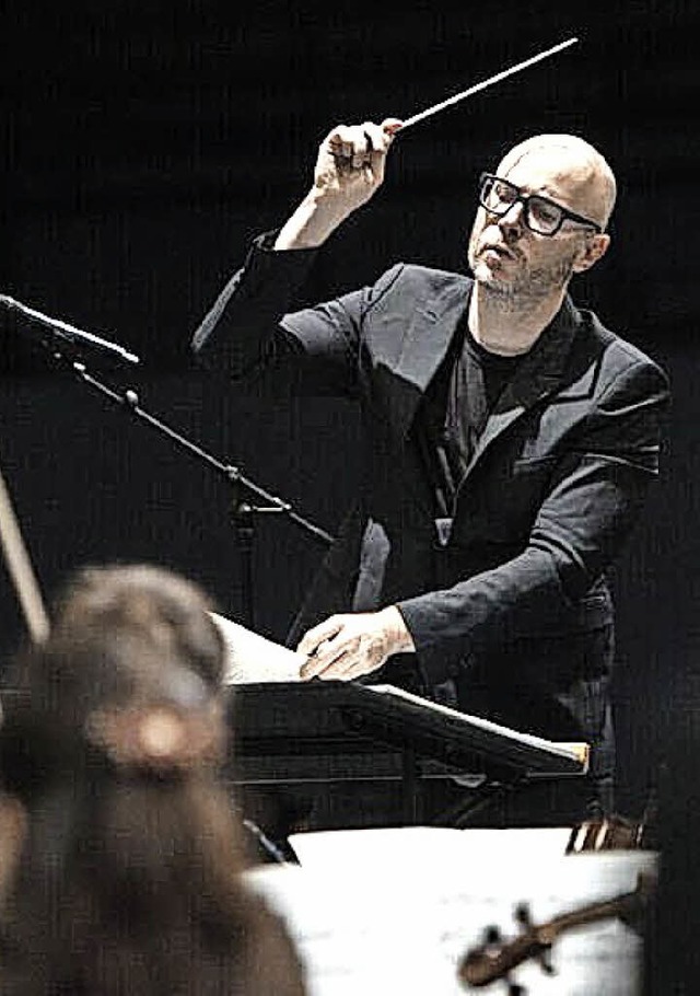 Baldur Brnnimann ist erster Chefdirigent.   | Foto: Susanna Drescher