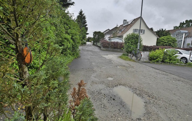 Aus der Schlaglochpiste Rebgasse wird ...nimalform hergerichteter Straenraum.   | Foto: Barbara Ruda