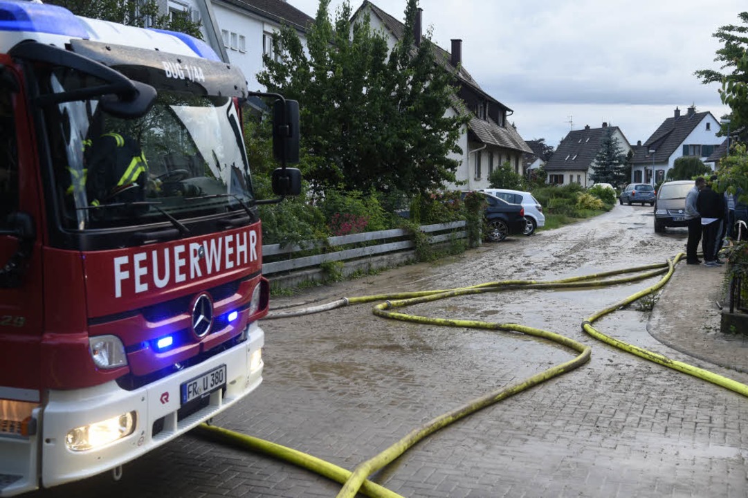 Feuerwehreinsatz nach dem Unwetter in Heitersheim.  | Foto: Volker Münch