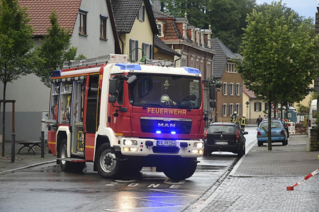 Feuerwehreinsatz nach dem Unwetter in Heitersheim.  | Foto: Volker Münch