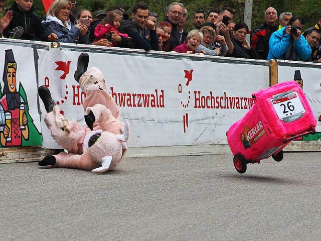 Autsch: Marc Sigwart strzte in die Bande.  | Foto: Eva Korinth